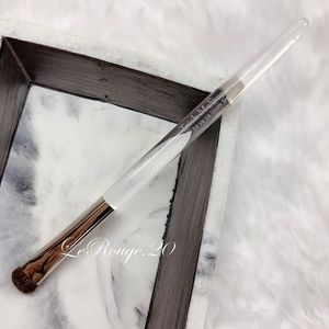 Trish mcevoy #54 va va voom eyeshadow smudge brush